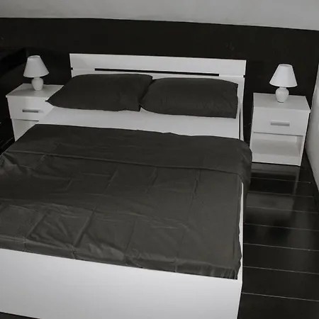 Bianco Nero Nis