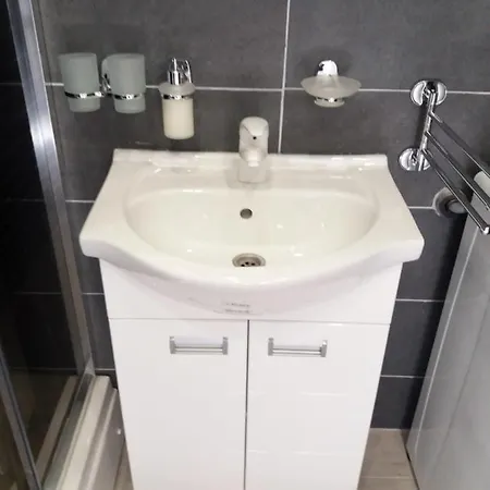 Bianco Nero Nis
