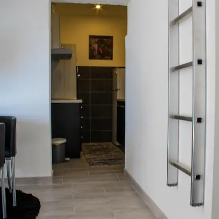 Bianco Nero Apartment *