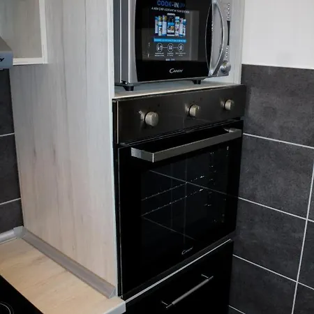 Apartment Bianco Nero Nis