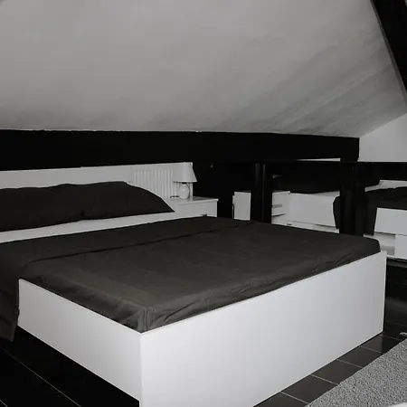 Apartment Bianco Nero *